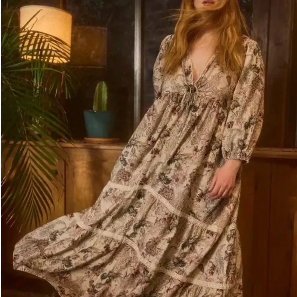 Torrid Cream Floral Boho Maxi Dress
Torrid Size 2 - Picture 1 of 5